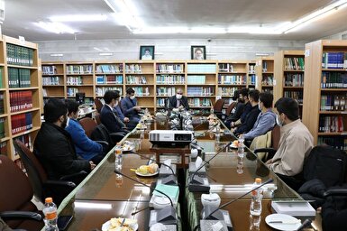 گزارش تصویری | دیدار جمعی از دانشجویان دانشگاه تهران با دکتر کدخدایی