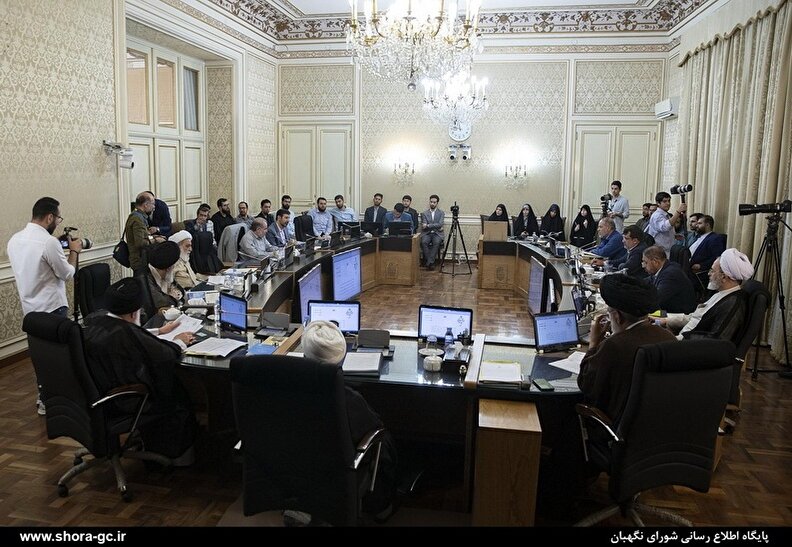 گزارش تفصیلی بازدید علمی ۵ ساعته دانشجویان از شورای نگهبان/ تشکل‌های دانشجویی صریح و بی‌واسطه با فقها و حقوقدانان گفتگو کردند