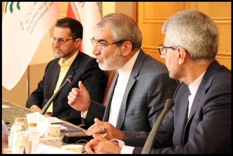 نشست علمی تبیین نقش سردار سلیمانی در دفاع از اقلیت‌ها برگزار شد