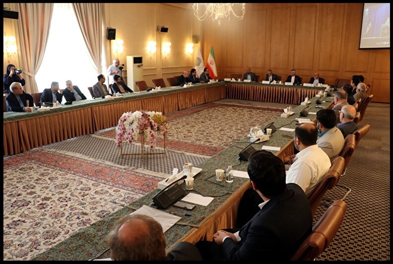 نشست علمی تبیین نقش سردار سلیمانی در دفاع از اقلیت‌ها برگزار شد