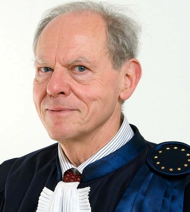 افول قانون اساسیگرایی و ظهور قوانین اساسی پوشالی افول قانون اساسیگرایی و ظهور قوانین اساسی پوشالی