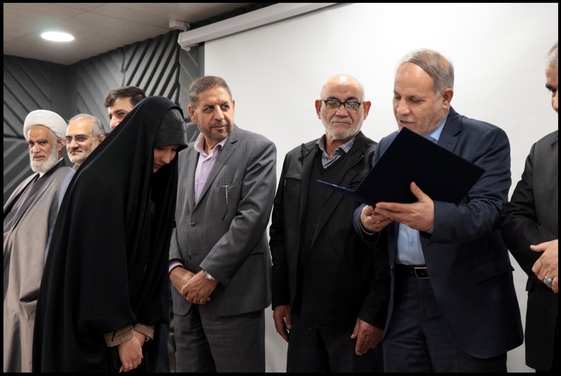 کتب صوتی «قانون اساسی» و «محشای قانون اساسی» و کتاب تحلیل مبانی نظام جمهوری اسلامی» اثر آیتالله کعبی رونمایی شدند و برگزیدگان رقابت شبیهسازی شورا معرفی شدند/ دکتر کدخدایی: قانون اساسی یک سند مهم در کشور ما و یک سند مترقی در بین قوانین کشورهای مختلف است کتب صوتی «قانون اساسی» و «محشای قانون اساسی» و کتاب تحلیل مبانی نظام جمهوری اسلامی» اثر آیتالله کعبی رونمایی شدند و برگزیدگان رقابت شبیهسازی شورا معرفی شدند/ دکتر کدخدایی: قانون اساسی یک سند مهم در کشور ما و یک سند مترقی در بین قوانین کشورهای مختلف است