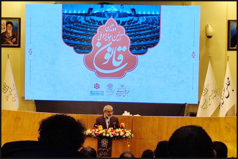 نتیجه حاکمیت قانون، افزایش اعتماد عمومی مردم است نتیجه حاکمیت قانون، افزایش اعتماد عمومی مردم است