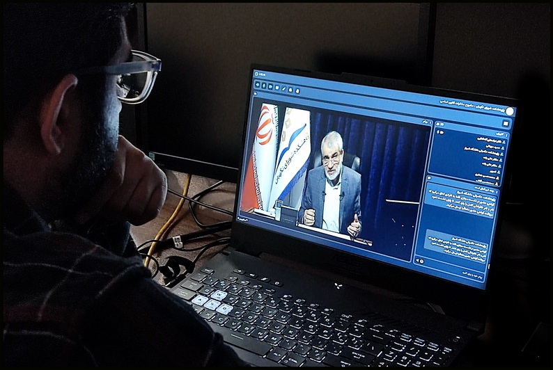 زنده نگهداشتن مباحث قانون اساسی به صیانت از قانون اساسی کمک میکند زنده نگهداشتن مباحث قانون اساسی به صیانت از قانون اساسی کمک میکند